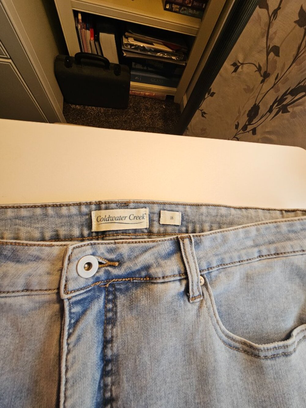 Coldwater Creek Wings and Wishes Jeans 18 - Picture 4 of 5